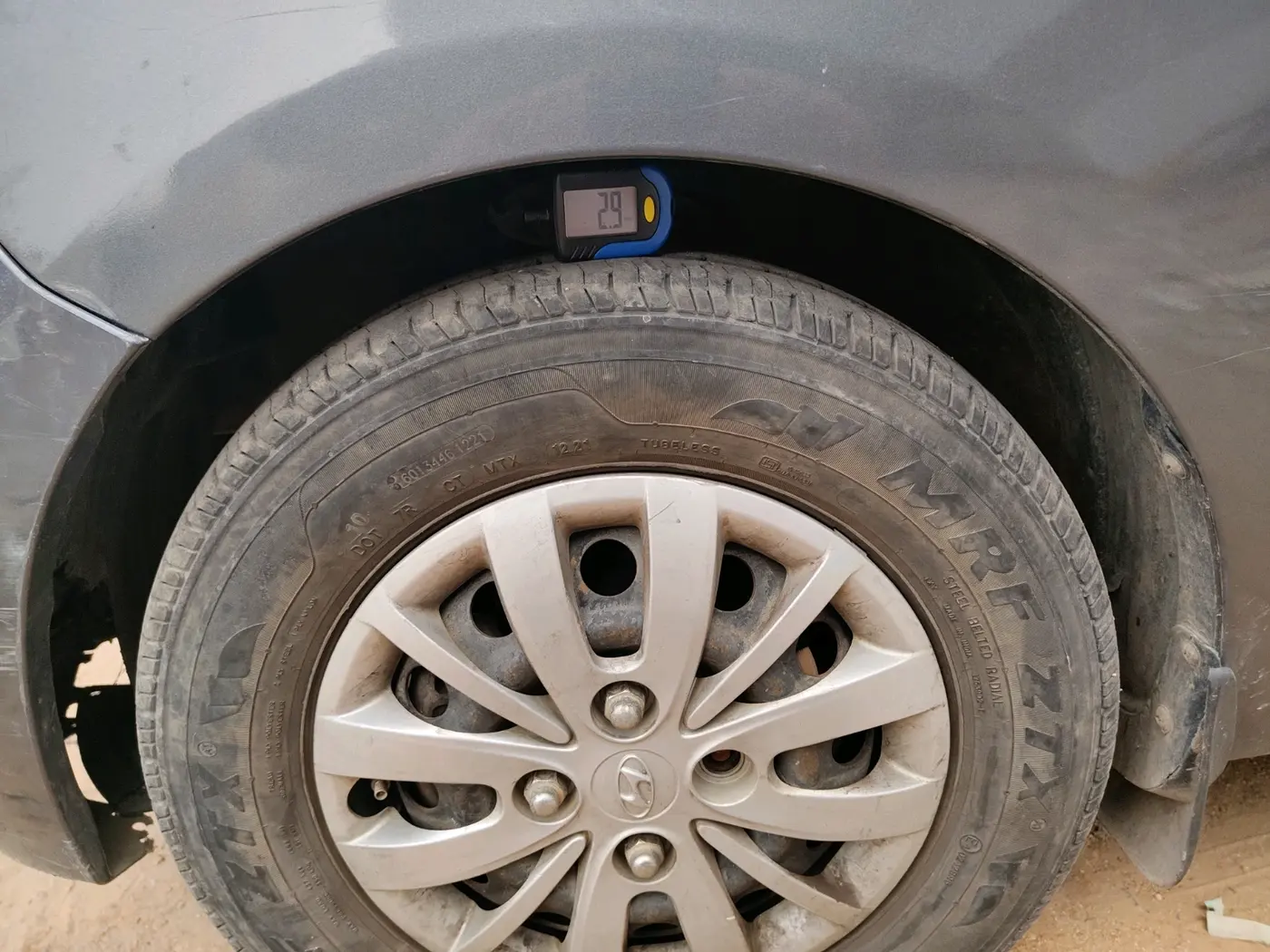 2014 Hyundai i10 SPORTZ 1.1, Petrol, Manual, 97,337 km, tyre