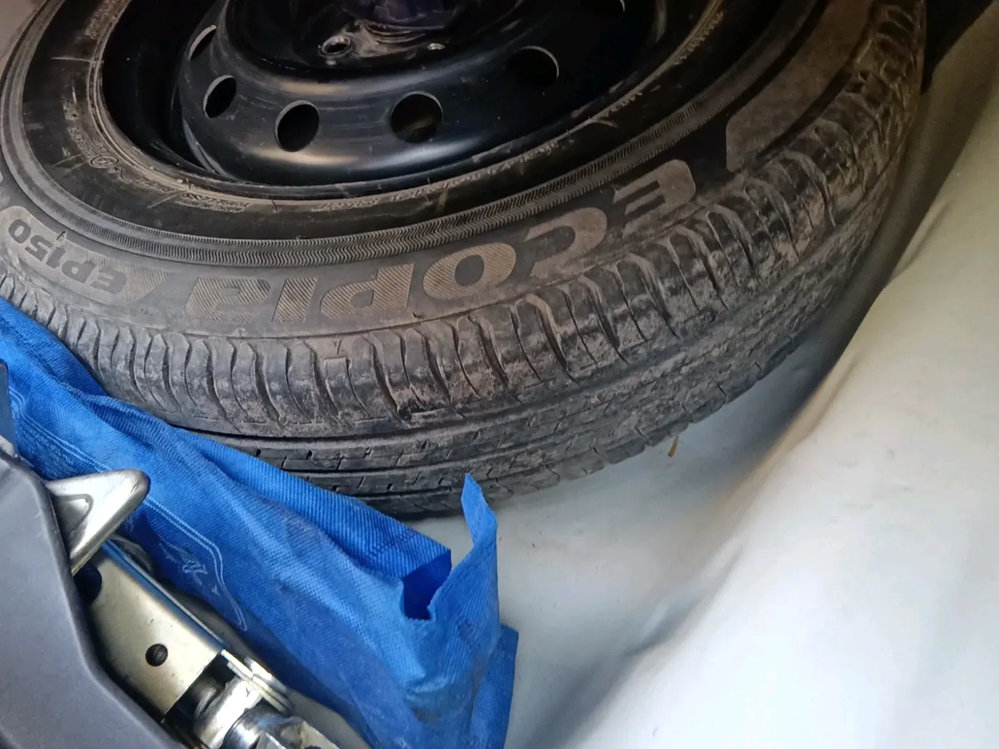 2019 Maruti Dzire VXI, Petrol, Manual, 66,986 km, tyre