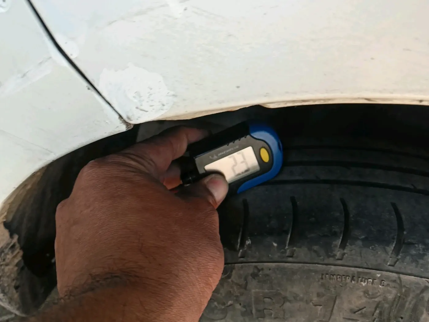 2021 Maruti Swift Dzire TOUR S-CNG, CNG, Manual, 82,078 km, tyre