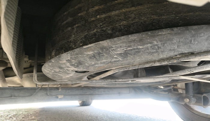 2014 Nissan Terrano XV D THP 110 PS, Diesel, Manual, 1,15,488 km, tyre