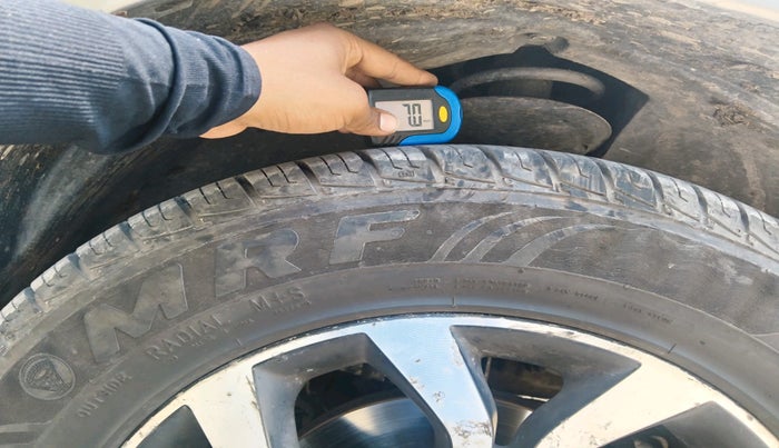 2014 Nissan Terrano XV D THP 110 PS, Diesel, Manual, 1,15,488 km, tyre