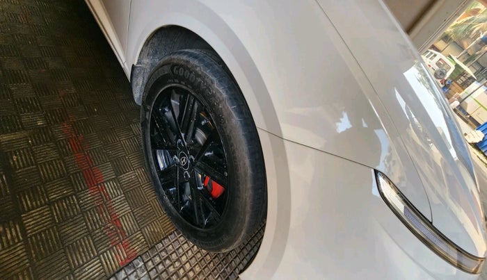 2023 Hyundai Verna SX (O) 1.5 TURBO PETROL DCT, Petrol, Automatic, 13,277 km, tyre