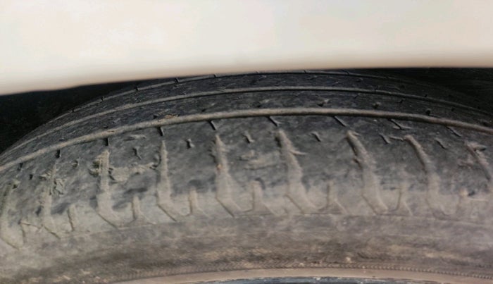 2015 Maruti Baleno ZETA DIESEL 1.3, Diesel, Manual, 93,580 km, tyre