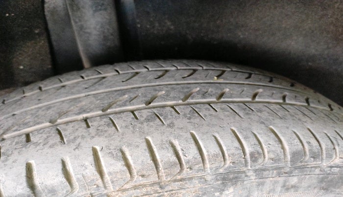 2015 Maruti Baleno ZETA DIESEL 1.3, Diesel, Manual, 93,580 km, tyre