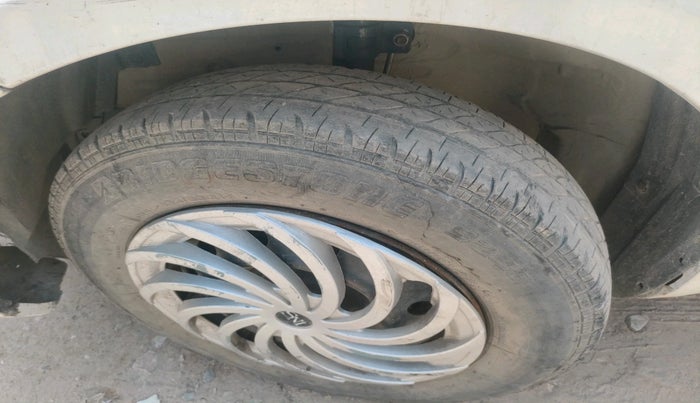 2013 Maruti Swift VXI, Petrol, Manual, 55,471 km, tyre