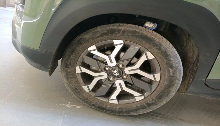 2023 Hyundai EXTER SX(O) 1.2 AMT, Petrol, Automatic, 17,414 km, tyre