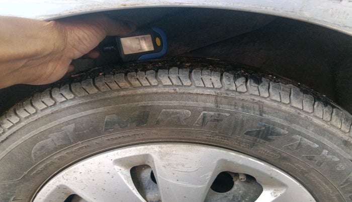 2011 Hyundai i10 MAGNA 1.2, Petrol, Manual, 1,49,572 km, tyre