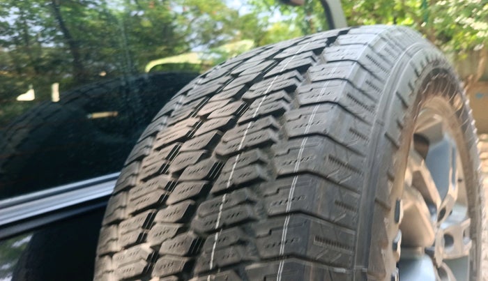 2024 Mahindra Thar LX P 2WD AT HT, Petrol, Automatic, 16,845 km, tyre