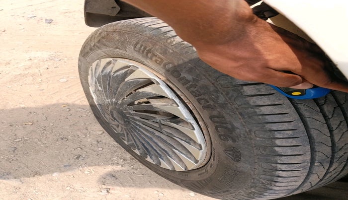 2014 Maruti Swift VDI, Diesel, Manual, 1,27,108 km, tyre