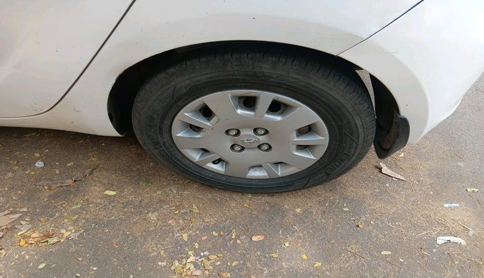 2013 Hyundai i20 MAGNA (O) 1.4 CRDI, Diesel, Manual, 4,17,670 km, tyre