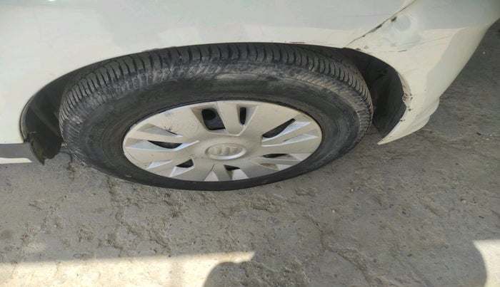 2013 Honda Amaze 1.5L I-DTEC S, Diesel, Manual, 1,22,121 km, tyre