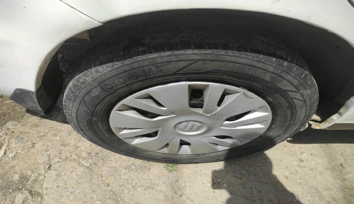 2013 Honda Amaze 1.5L I-DTEC S, Diesel, Manual, 1,22,121 km, tyre