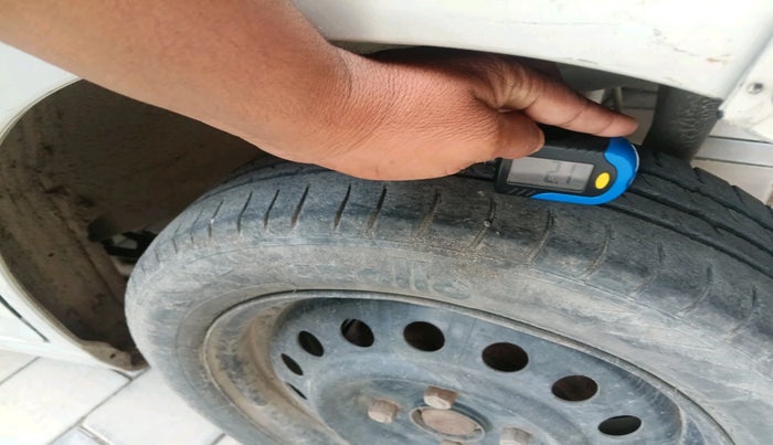 2011 Maruti Wagon R 1.0 VXI, Petrol, Manual, 1,42,521 km, tyre