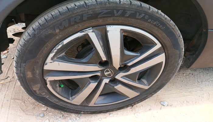 2022 Tata TIAGO NRG XZ AMT, Petrol, Automatic, 96,053 km, tyre