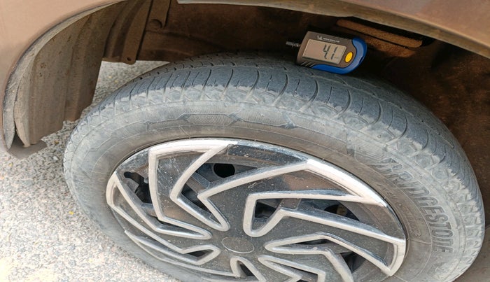 2017 Maruti Wagon R 1.0 VXI, Petrol, Manual, 93,975 km, tyre