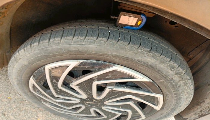 2017 Maruti Wagon R 1.0 VXI, Petrol, Manual, 93,975 km, tyre