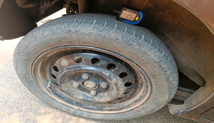 2017 Maruti Wagon R 1.0 VXI, Petrol, Manual, 93,975 km, tyre