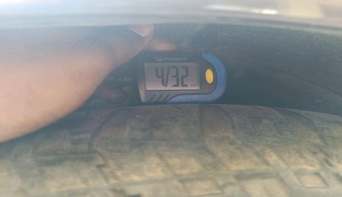 2013 Audi Q7 3.0 TDI QUATTRO, Diesel, Automatic, 1,04,836 km, tyre