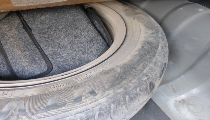 2022 Hyundai AURA S 1.2 CNG, CNG, Manual, 60,069 km, tyre