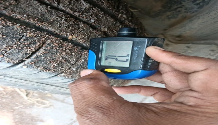 2015 Ford Ecosport AMBIENTE 1.5L PETROL, Petrol, Manual, 1,50,703 km, tyre