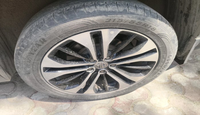 2021 MG HECTOR SHARP 2.0 DIESEL, Diesel, Manual, 57,641 km, tyre