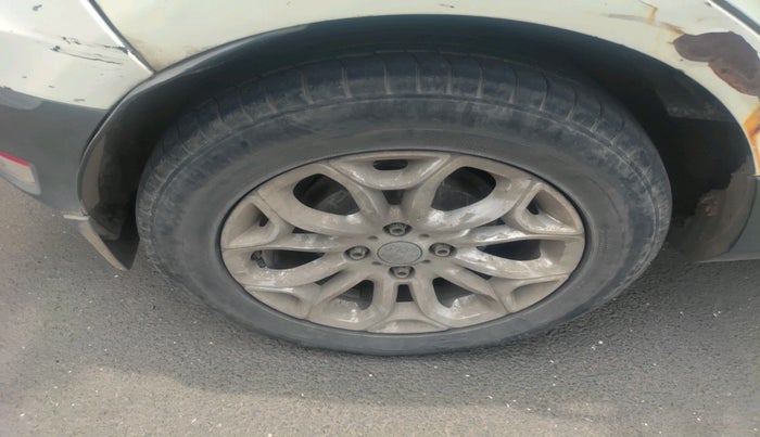 2014 Ford Ecosport TITANIUM 1.5L DIESEL (OPT), Diesel, Manual, 1,97,317 km, tyre