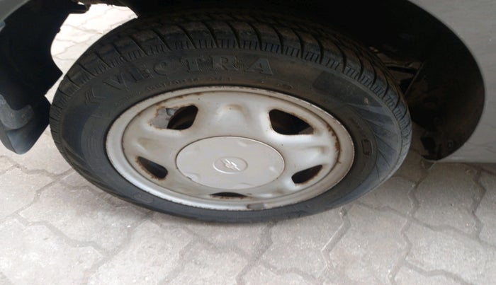 2011 Chevrolet Beat LS PETROL, Petrol, Manual, 20,193 km, tyre