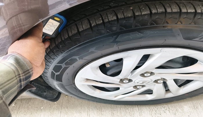 2022 Hyundai AURA S 1.2 CNG, CNG, Manual, 79,102 km, tyre