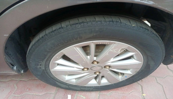 2015 Maruti Swift Dzire VDI, Diesel, Manual, 1,22,339 km, tyre