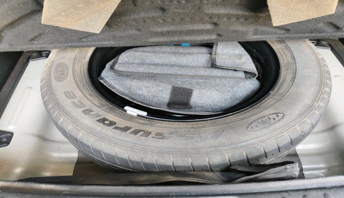 2022 KIA SELTOS HTK PLUS 1.5, Petrol, Manual, 44,600 km, tyre