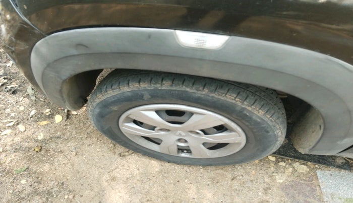 2016 Renault Kwid RXT 1.0 AMT, Petrol, Automatic, 66,141 km, tyre