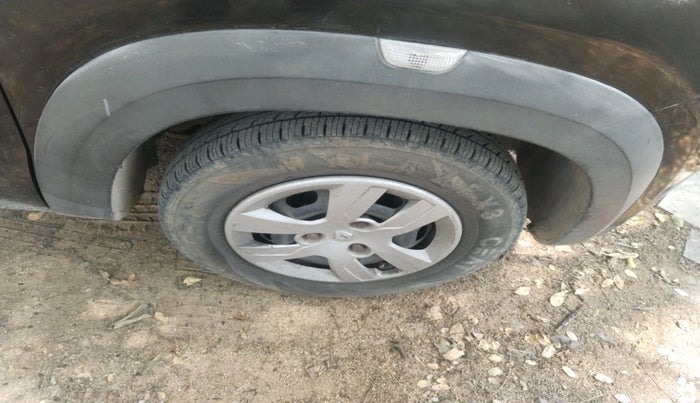 2016 Renault Kwid RXT 1.0 AMT, Petrol, Automatic, 66,141 km, tyre