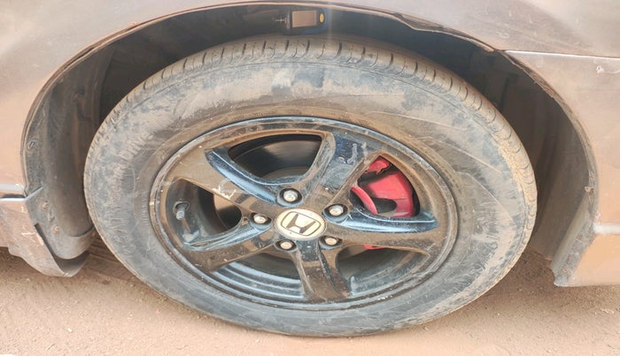 2012 Honda Civic 1.8L I-VTEC V MT, CNG, Manual, 1,25,348 km, tyre