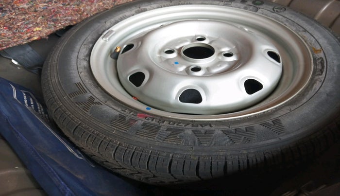 2011 Maruti Zen Estilo LXI, Petrol, Manual, 27,261 km, tyre