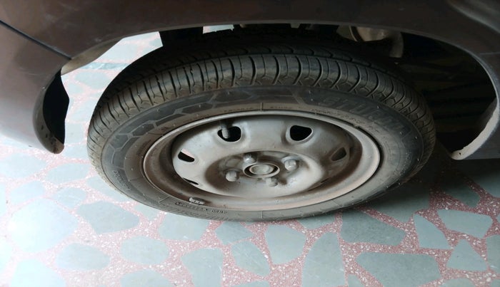 2011 Maruti Zen Estilo LXI, Petrol, Manual, 27,261 km, tyre