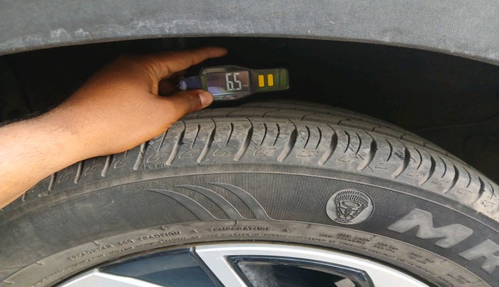 2024 KIA SONET HTK 1.2 PETROL MT, Petrol, Manual, 27,808 km, tyre