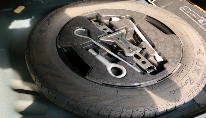 2019 Maruti S Cross ZETA 1.3, Diesel, Manual, 1,18,113 km, tyre