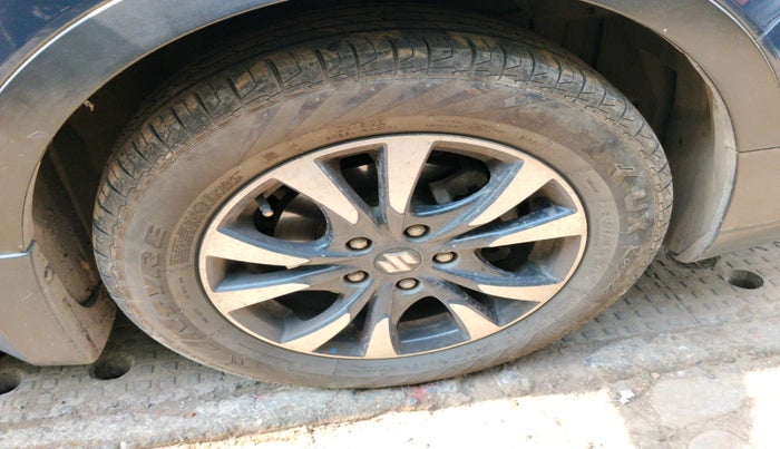 2019 Maruti S Cross ZETA 1.3, Diesel, Manual, 1,18,113 km, tyre