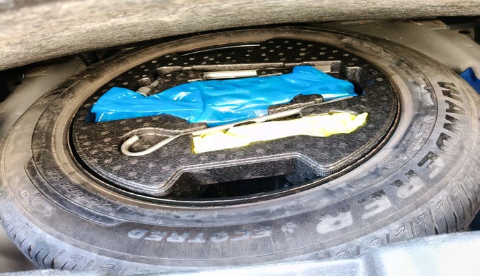 2023 Maruti BREZZA LXI S- CNG, CNG, Manual, 59,012 km, tyre