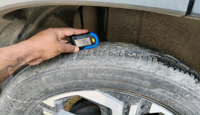 2023 Maruti BREZZA LXI S- CNG, CNG, Manual, 59,012 km, tyre