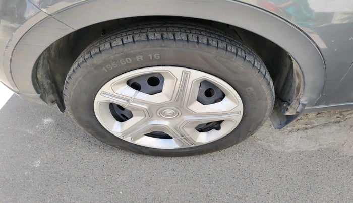 2022 Tata NEXON XM DIESEL, Diesel, Manual, 1,87,212 km, tyre