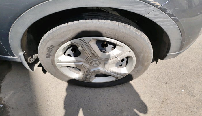 2022 Tata NEXON XM DIESEL, Diesel, Manual, 1,87,212 km, tyre