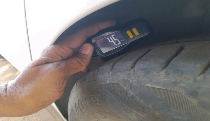 2019 Hyundai Xcent SX 1.2, CNG, Manual, 1,17,182 km, tyre