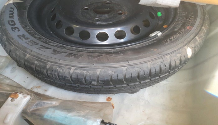 2019 Hyundai Xcent SX 1.2, CNG, Manual, 1,17,182 km, tyre