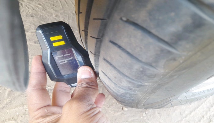 2019 Hyundai Xcent SX 1.2, CNG, Manual, 1,17,182 km, tyre