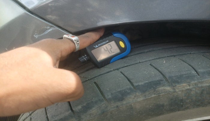 2011 Hyundai Verna FLUIDIC 1.6 VTVT SX OPT AT, Petrol, Automatic, 1,14,466 km, tyre