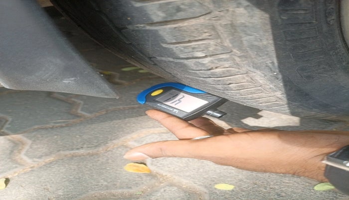 2011 Hyundai Verna FLUIDIC 1.6 VTVT SX OPT AT, Petrol, Automatic, 1,14,466 km, tyre