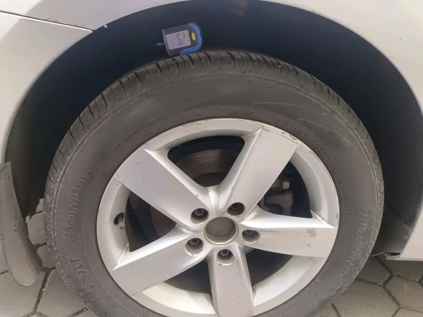 2013 Volkswagen Jetta TRENDLINE TSI, Petrol, Manual, 1,33,841 km, tyre