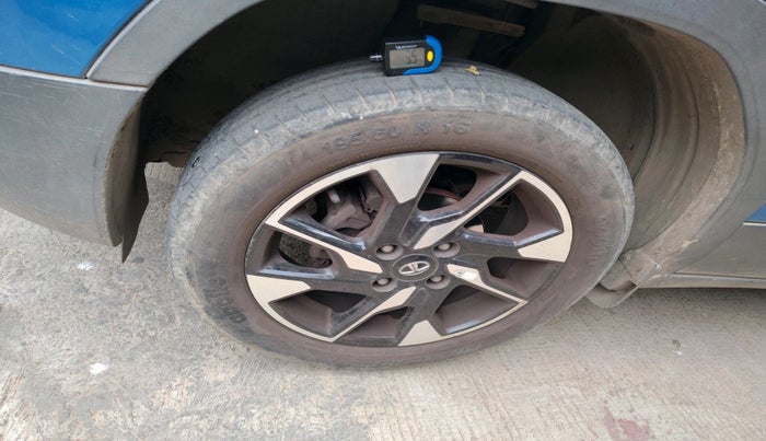 2021 Tata PUNCH CREATIVE  1.2 RTN DUAL TONE, Petrol, Manual, 30,571 km, tyre