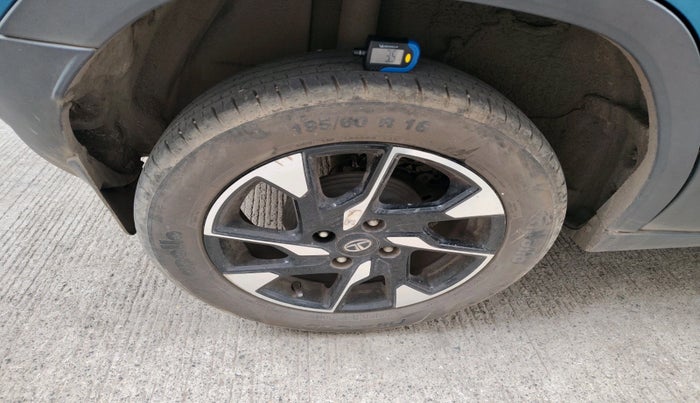 2021 Tata PUNCH CREATIVE  1.2 RTN DUAL TONE, Petrol, Manual, 30,571 km, tyre